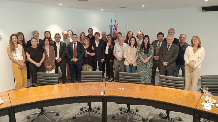 Hacia el Reconocimiento Constitucional de los Colegios y Cajas Profesionales: Un Compromiso del Colegio de Abogacía de Rosario